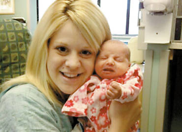 Aileen Dannelley e sua filha Savannah, em tratamento contra a dependncia de drogas