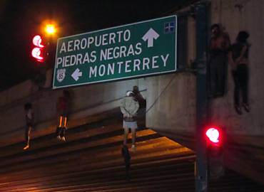 Corpos encontrados enforcados em ponte de Nuevo Laredo, na fronteira do Mxico com os EUA