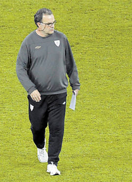 Marcelo Bielsa, em treino do Athletic Bilbao em Bucareste