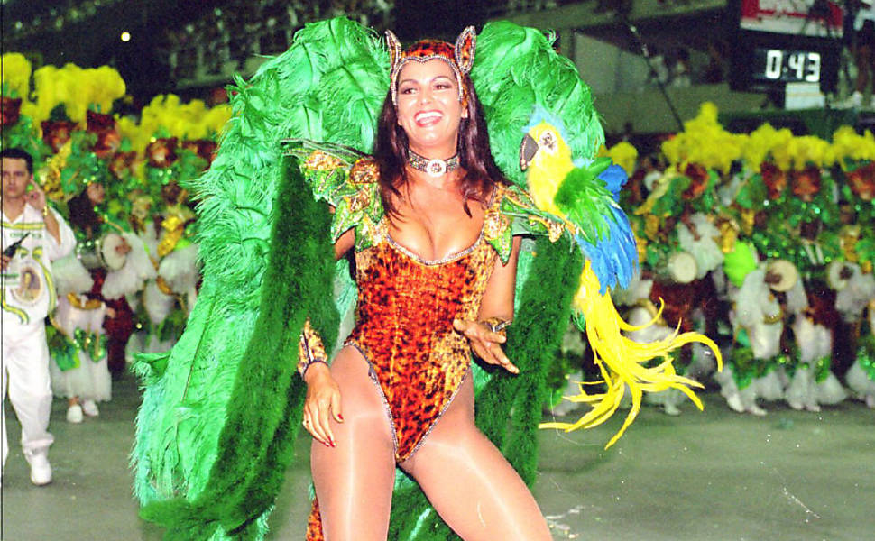Como madrinha de bateria da Imperatriz no Carnaval de 1996