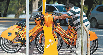 Uma das seis estaes do Bike Sampa, inaugurada ontem na Vila Mariana, em So Paulo
