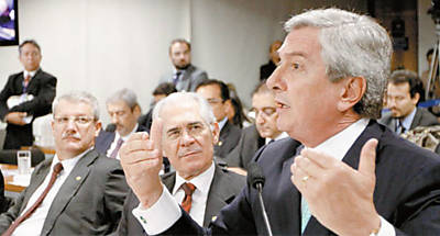 Collor fala durante reunio da CPI que investiga o suposto esquema de Carlos Cachoeira; ex-presidente tem atacado atuao do Ministrio Pblico