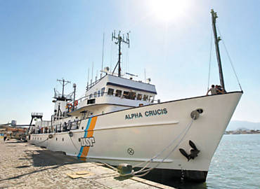 Navio Alpha Crucis no porto de Santos