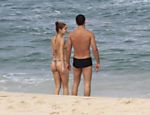 Malvino Salvador e Sophie Charlotte na praia da Barra da Tijuca