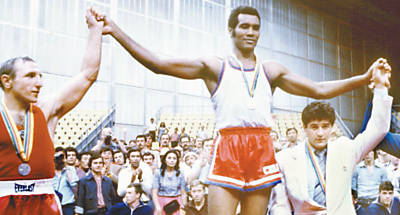 Stevenson recebe a medalha de ouro na Olimpada de Moscou, em 1980