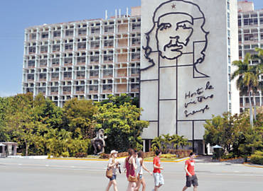 A figura do revolucionrio argentino Che Guevara (1928-1967) em painel na praa da Revoluo, em Havana
