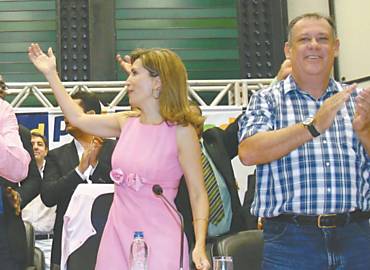 A prefeita Drcy Vera e Marinho Sampaio (PMDB), que ser novamente candidato a vice