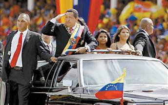 Hugo Chvez, presidente da Venezuela, durante parada por celebrao da independncia