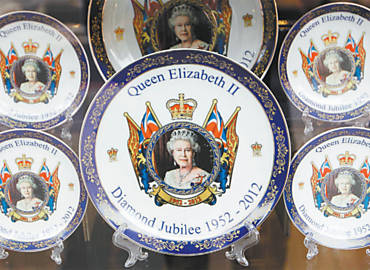 Lanados neste ano, pratos comemoram o Jubileu do reinado Elizabeth 2