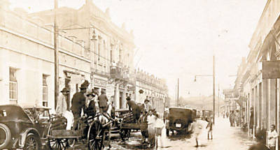 General Osrio, a rua da Estao, na enchente de maro de 1927