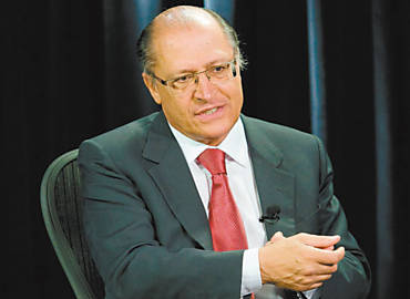 O governador de So Paulo, Geraldo Alckmin (PSDB), durante entrevista ao programa "Poder e Poltica", em Braslia