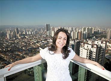 Ana Lucia Levi comprou um apartamento no 9 andar no Jardim Anlia Franco