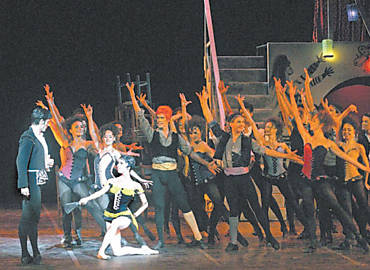 Montagem de "Carmen" feita pelo Ballet do Theatro Municipal do Rio em 2010