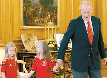 Juan Carlos 1 e as princesas Leonor e Sofia, suas netas