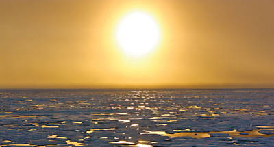Pr-do-sol no oceano rtico clicado no quebra-gelo americano Healy, no mar de Chukchi, entre o Alasca e a Sibria