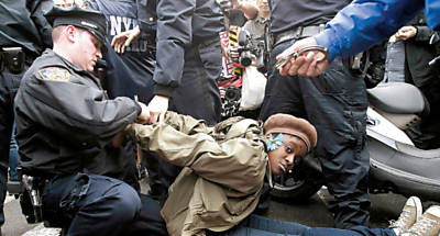 Polcia prende integrante do &#147;Ocupe Wall Street&#148; em ato em Nova York