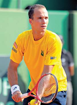 O tenista Bruno Soares em partida da Copa Davis