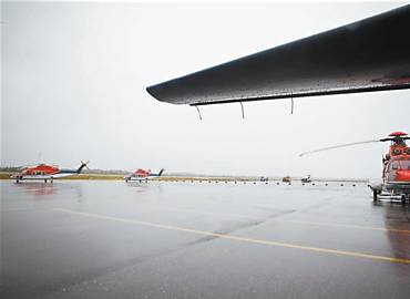 Ptio de helicpteros do aeroporto de Cabo Frio, no Rio, que cresce com indstria petroleira