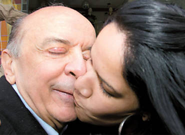 A vendedora Talita Coelho fora um beijo em Jos Serra