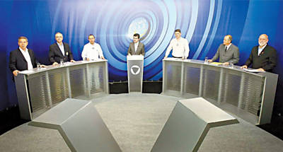 Debate entre os candidatos a prefeito de So Carlos realizado no sbado passado nos estdios da TV Record