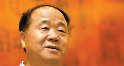 O novo Nobel de Literatura, Mo Yan, num programa de TV chins em 2010