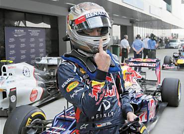 Vettel celebra a pole na ndia