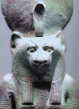Uma das representações egípcias da deusa-felina Bastet