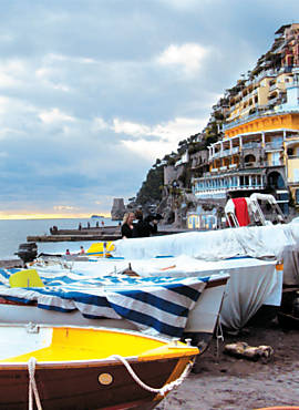 Barcos na praia de Positano