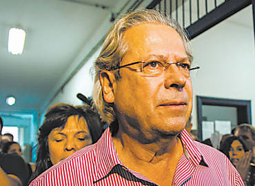 O ex-ministro Jos Dirceu, antes de votar no segundo turno em So Paulo