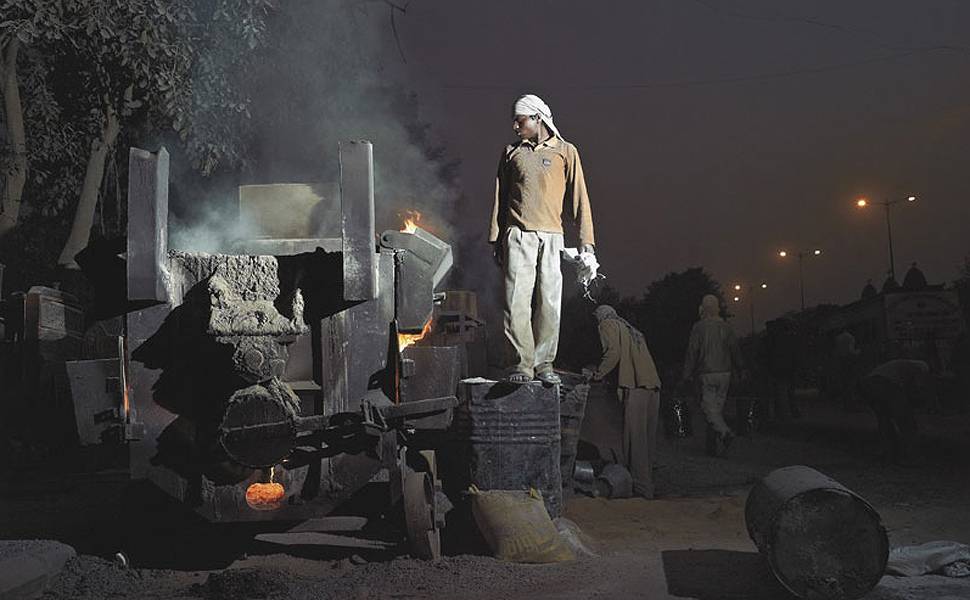 Jeremy Rata, de Cambridge, na Grã-Bretanha, viajou pela Índia e por Bangladesh fotografando a vida cotidiana das vilas e das cidades. Em 2010 foi ao Afeganistão. Esta foto foi produzida durante essa viagem Leia mais