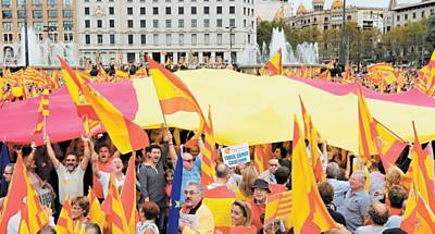 Catales contra a independncia se manifestam em Barcelona