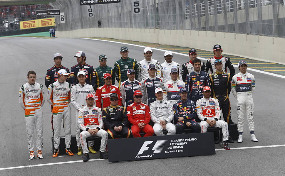 Pilotos posam para foto oficial antes do GP Brasil, na pista de Interlagos Leia mais