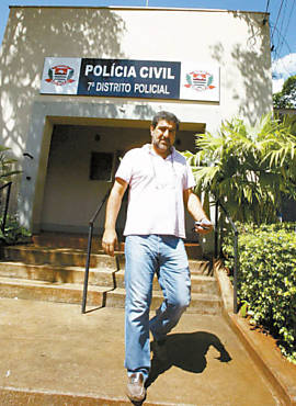 Jorge Bistane Jnior, que afirma ter esperado duas horas para ser atendido no 7 DP
