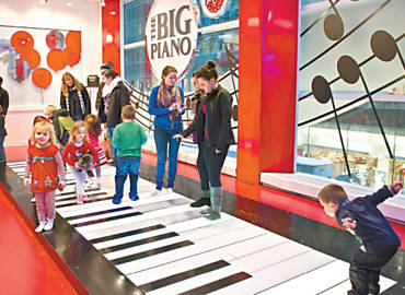 Piano gigante da loja FAO Schwarz, em Nova York, que ficou famoso por aparecer no filme "Quero Ser Grande"