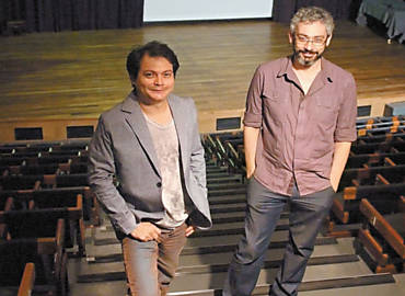O crítico Kil Abreu (à esq.) e o dramaturgo Ruy Filho, curadores de salas de espetáculos em SP