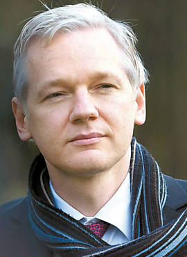 Assange concede entrevista coletiva em Londres