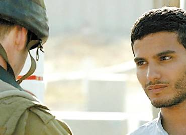 Mehdi Dehbi vive o jovem Yacine em "O Filho do Outro"