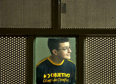 Estudante do ensino fundamental Matheus Camacho, 14, medalha de ouro na olimpada internacional de Cincias, disputada na capital do Ir