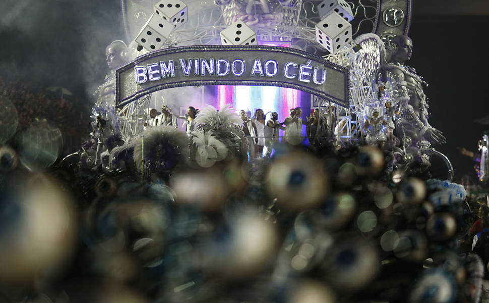 Atual campeã, Mocidade Alegre desfila enredo sobre tentação no segundo dia de desfiles no Carnaval de São Paulo Leia mais
