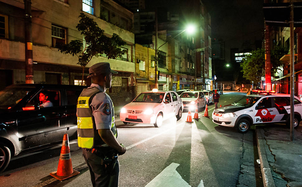 Blitz da lei seca em São Paulo 19 05 2018 Cotidiano Fotografia