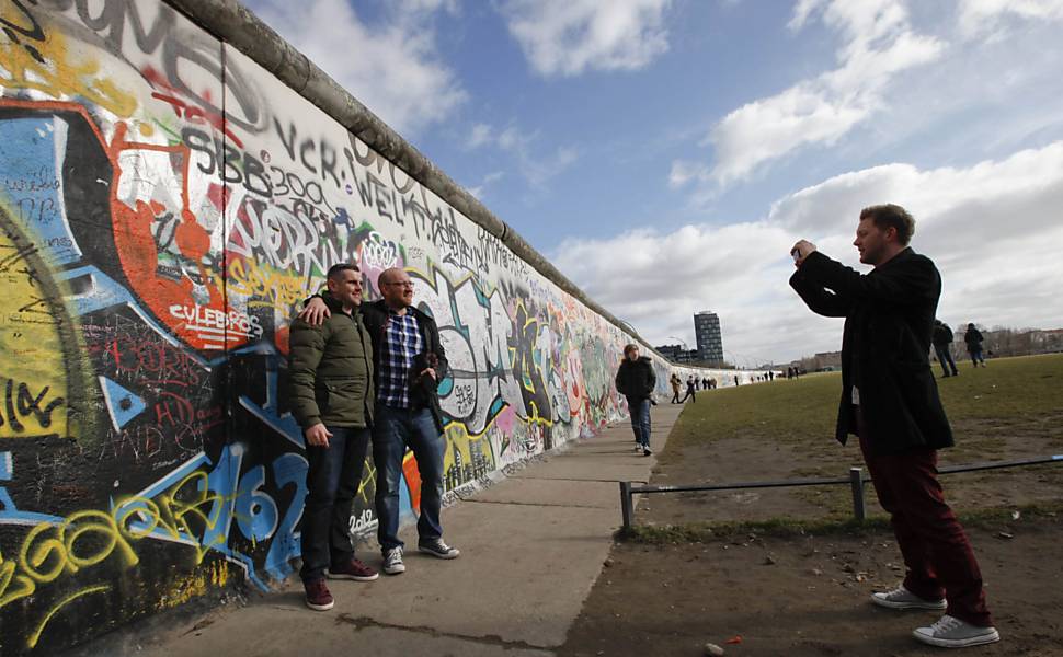 Muro De Berlim Turismo Fotografia Folha De S Paulo