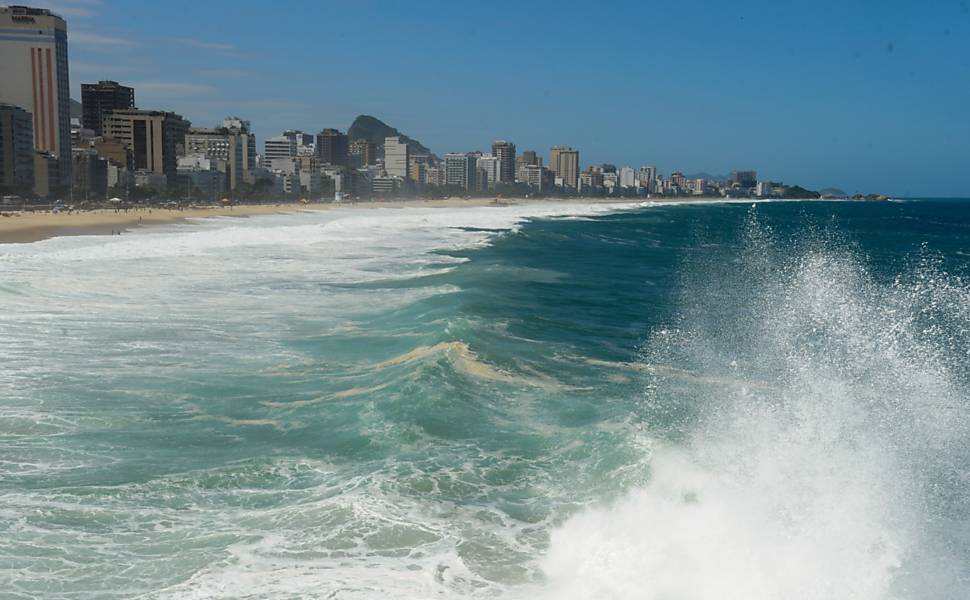 Ressaca no Rio de Janeiro 13/04/2019 Cotidiano Fotografia Folha