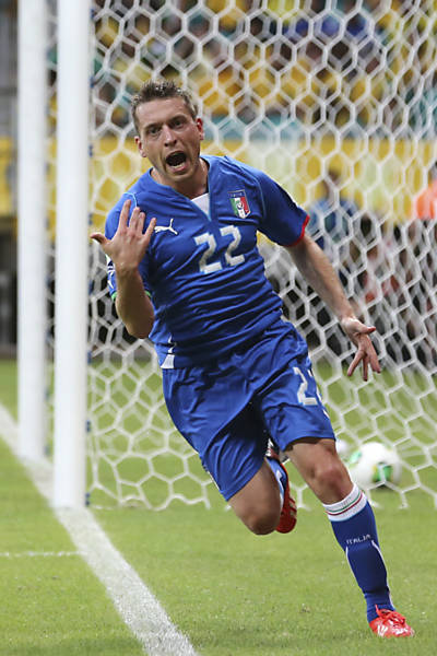 Emanuele Giaccherini (22) comemora após marcar o 1º gol da Itália na partida Saiba mais sobre o jogo