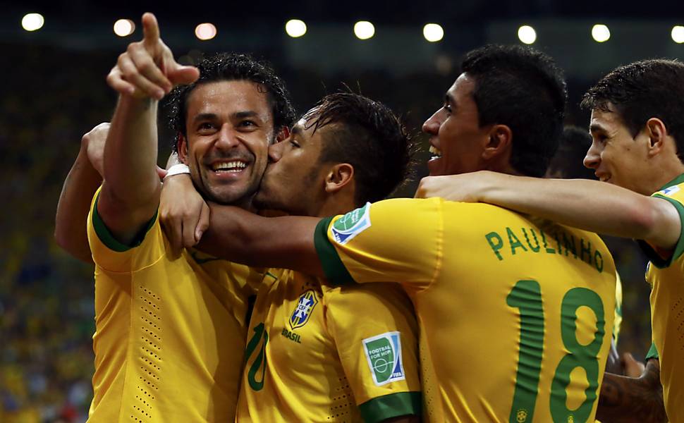 Fred comemora após marcar o 4º gol do Brasil na partida contra a Espanha Saiba mais sobre o jogo