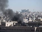 Atentado suicida com carro-bomba deixa mortos e feridos na sede do Ministério da Defesa do Iêmen, na capital Sanaa Leia mais