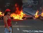Manifestantes atearam fogo em sofás e pneus e bloquearam av. Doutor Guilherme Dumont Vilares, na Vila Sônia, em São Paulo Leia mais