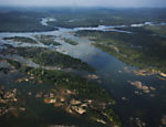 Rio Xingu, próximo ao local onde esta sendo construída a hidrelétrica de Belo Monte