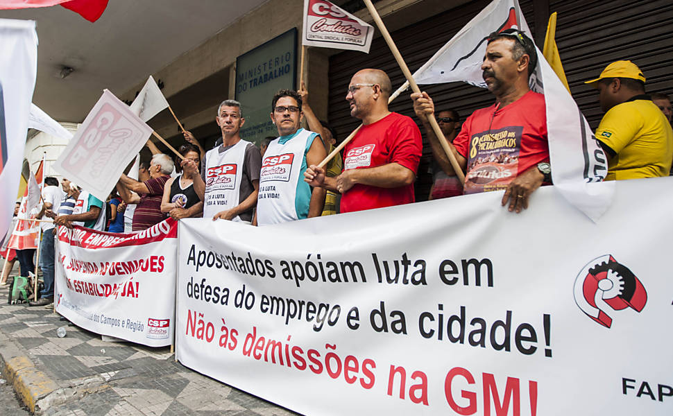 Protesto contra demisses da GM
