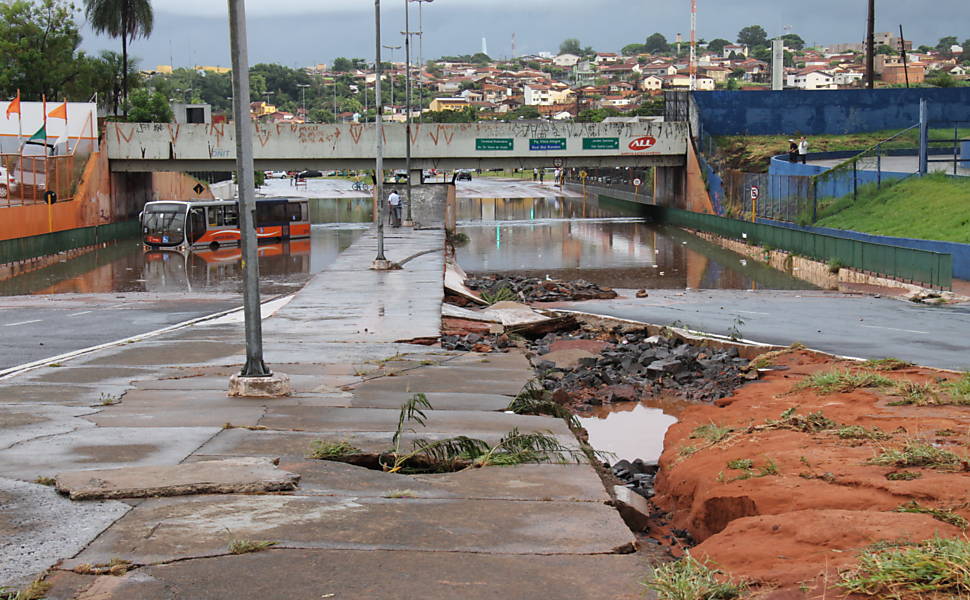 Chuva Na Cidade De Bauru - 28/02/2019 - Cotidiano - Fotografia - Folha ...