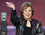 Shirley Temple recebe prêmio especial do Screen Actors Guild Awards por seu trabalho, em 2006